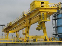 變頻門式起重機主要由哪些部件構(gòu)成 變頻門式起重機主要由哪些部件構(gòu)成