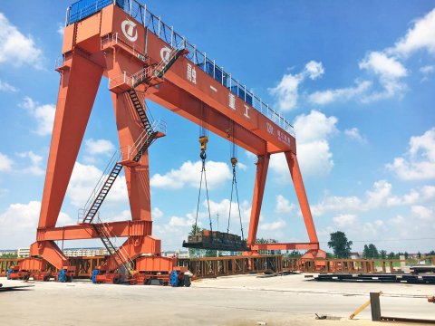 什么因素決定了門(mén)式起重機(jī)的起重量【靖江起重】