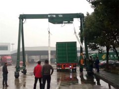 集裝箱龍門吊的應(yīng)用廣、效率高！