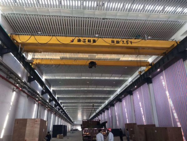 起重機(jī)吊運(yùn)搖擺現(xiàn)象，歐式起重機(jī)是如何降低的？