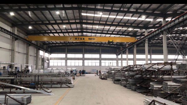 歐式起重機變頻技術應用，運行穩(wěn)定，降低維護成本！