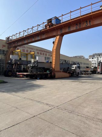 靖起250+250噸液壓龍門(mén)吊生產(chǎn)完成，裝車(chē)發(fā)貨！